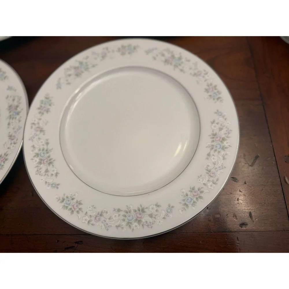 Carlton Fine China Corsage 481 Dinner Plates Set of 8 & Round Chop Plate Platter